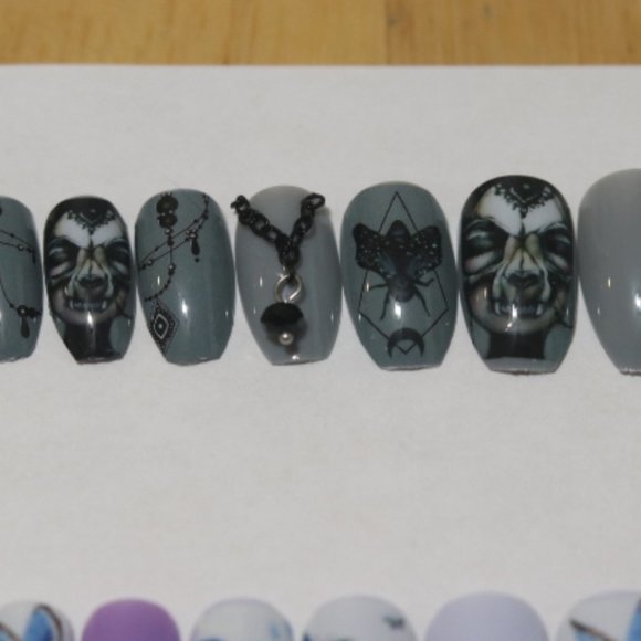 Grey Gothic with black chain-press on nail set - Picture 7 of 9